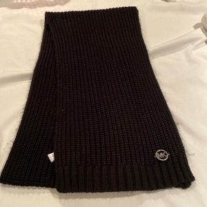 Michael Kors knit scarf